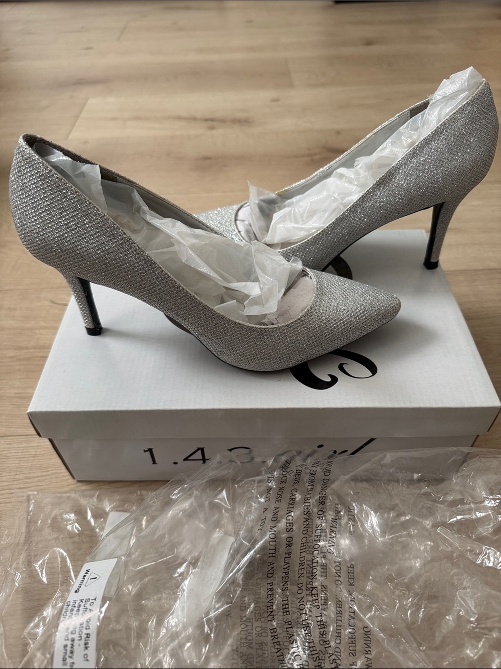 Women's Silver Sparkle Pointed-Toe Pumps